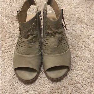Torrid wedges (size 7.5 wide)